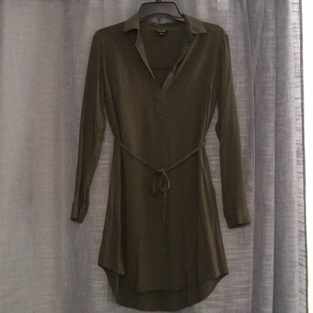 Hunter green shift dress, with tie and buttons